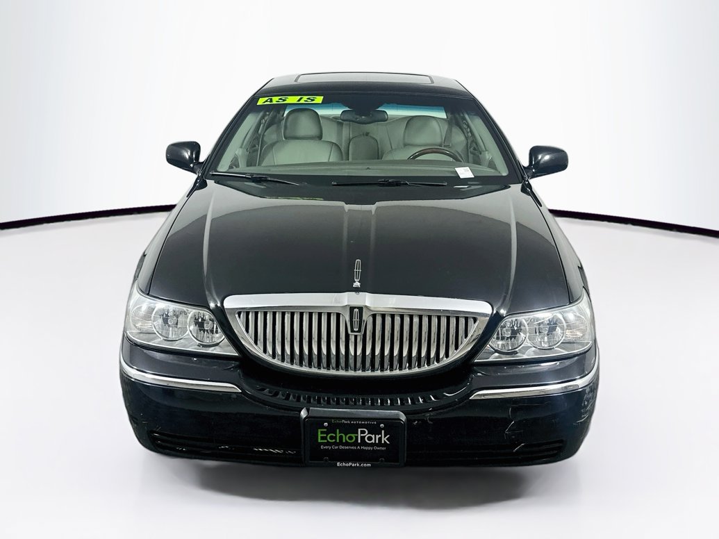 lincoln town car 2005 1LNHM82WX5Y616011 image lincoln town car 2005 1LNHM82WX5Y616011 image